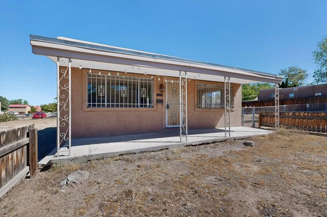 2905 Burton Avenue SE, Albuquerque, NM 87106