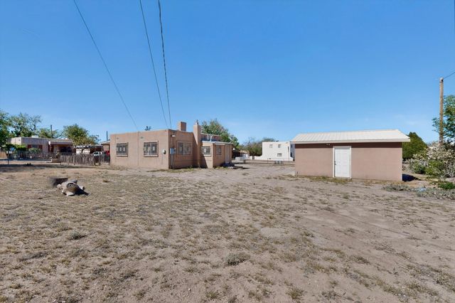 2905 Burton Avenue SE, Albuquerque, NM 87106