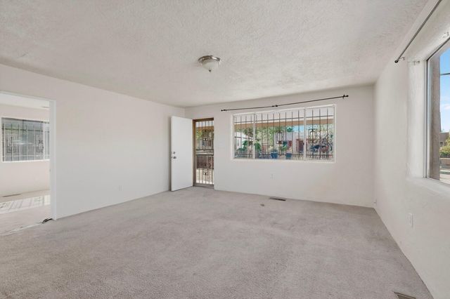 2905 Burton Avenue SE, Albuquerque, NM 87106