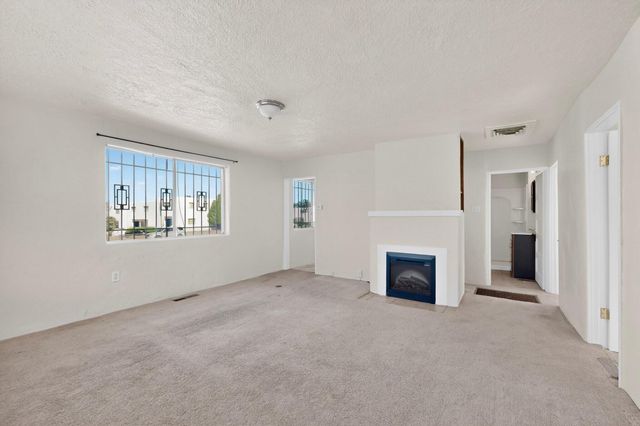 2905 Burton Avenue SE, Albuquerque, NM 87106