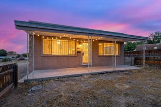 2905 Burton Avenue SE, Albuquerque, NM 87106