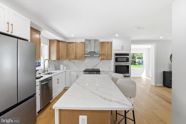 6420 SPRING TER, Falls Church, VA 22042
