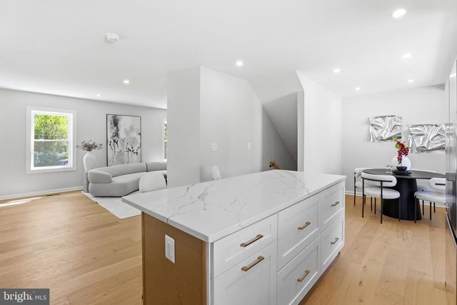 6420 SPRING TER, Falls Church, VA 22042
