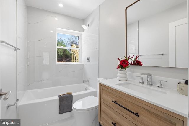 6420 SPRING TER, Falls Church, VA 22042