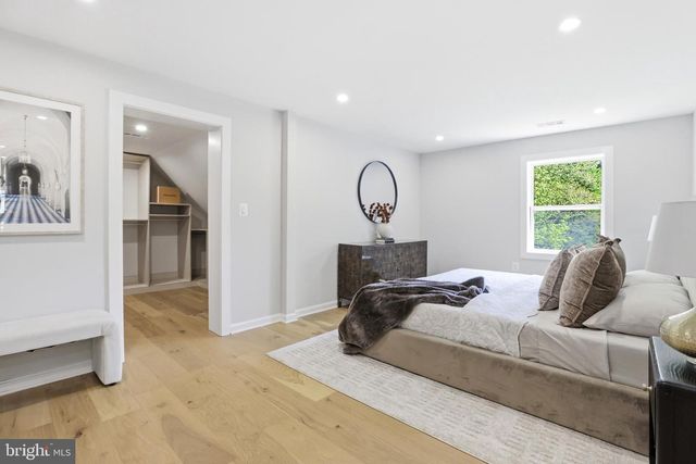 6420 SPRING TER, Falls Church, VA 22042