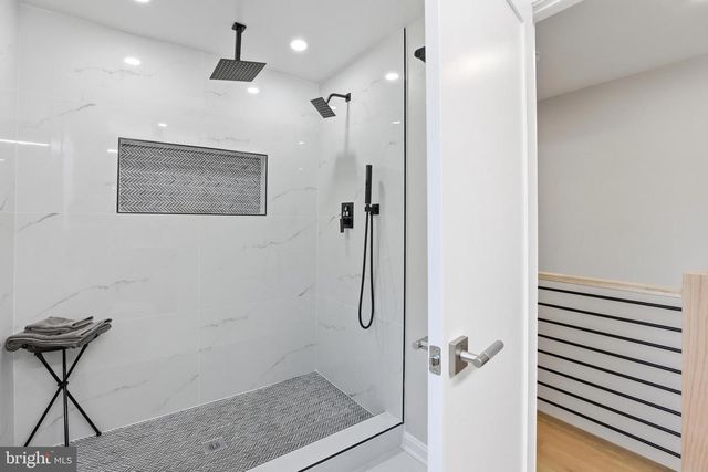 6420 SPRING TER, Falls Church, VA 22042