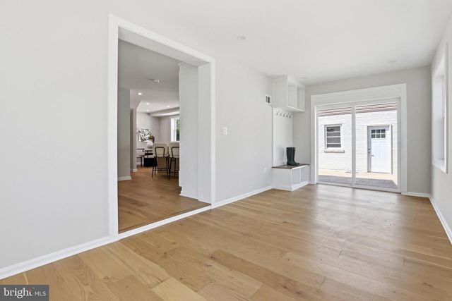 6420 SPRING TER, Falls Church, VA 22042