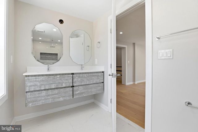6420 SPRING TER, Falls Church, VA 22042