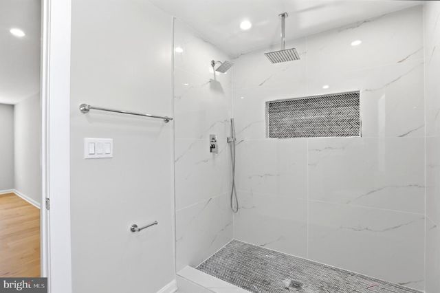 6420 SPRING TER, Falls Church, VA 22042