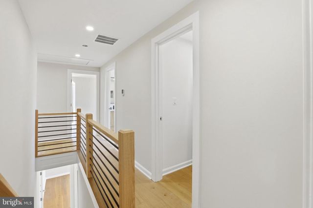6420 SPRING TER, Falls Church, VA 22042