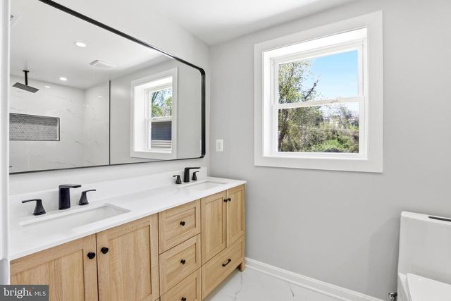 6420 SPRING TER, Falls Church, VA 22042