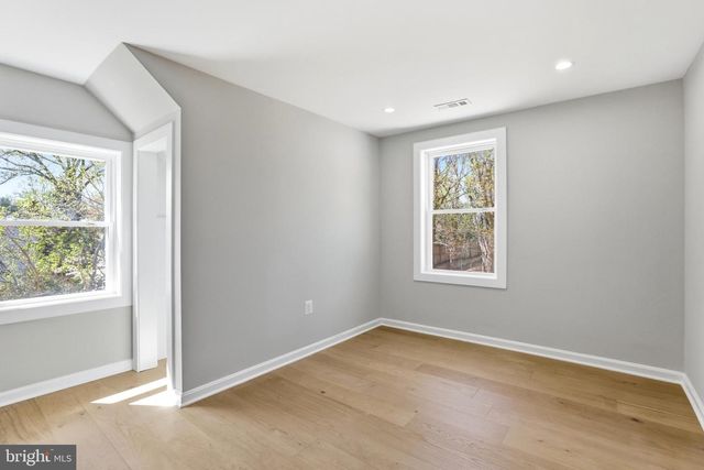6420 SPRING TER, Falls Church, VA 22042