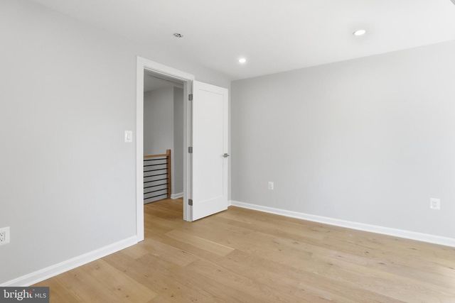 6420 SPRING TER, Falls Church, VA 22042