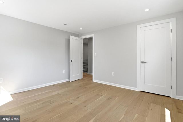 6420 SPRING TER, Falls Church, VA 22042