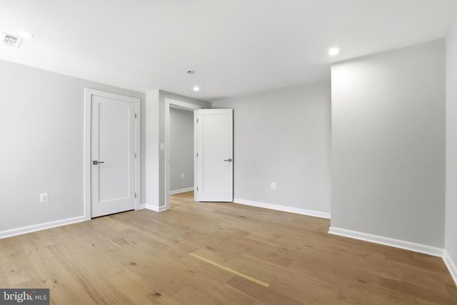 6420 SPRING TER, Falls Church, VA 22042