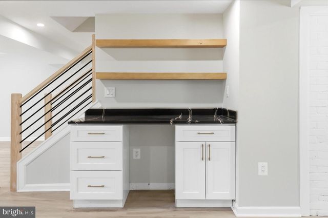 6420 SPRING TER, Falls Church, VA 22042