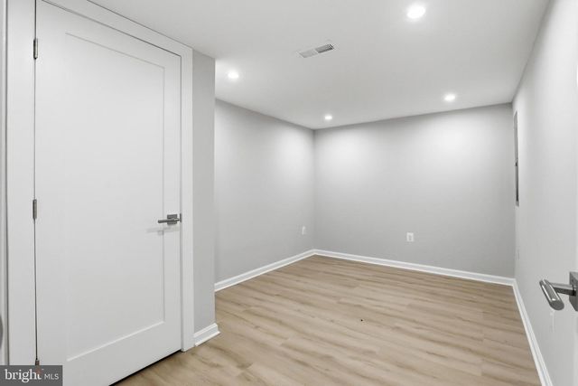 6420 SPRING TER, Falls Church, VA 22042