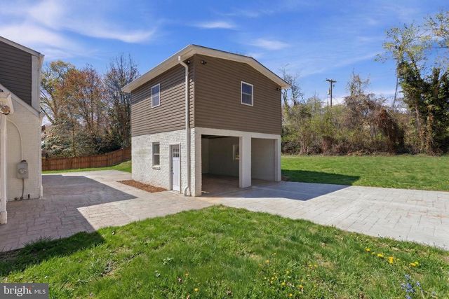 6420 SPRING TER, Falls Church, VA 22042