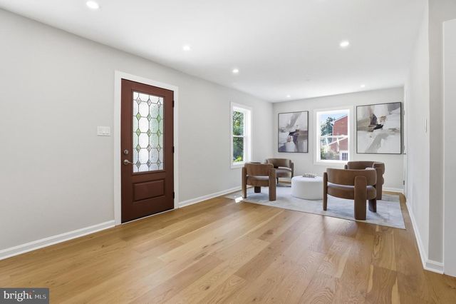 6420 SPRING TER, Falls Church, VA 22042