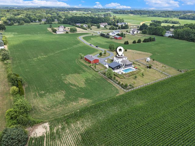 84 S 410 W, Valparaiso, IN 46385