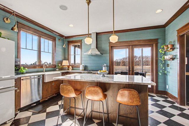 84 S 410 W, Valparaiso, IN 46385