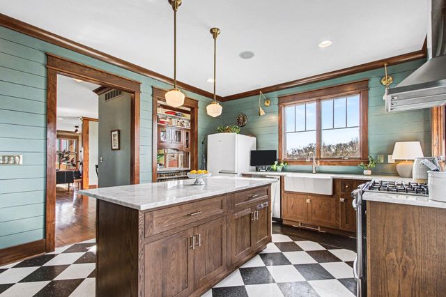 84 S 410 W, Valparaiso, IN 46385