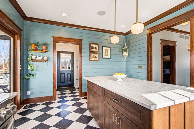 84 S 410 W, Valparaiso, IN 46385