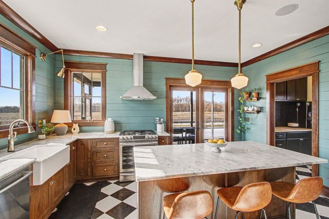 84 S 410 W, Valparaiso, IN 46385