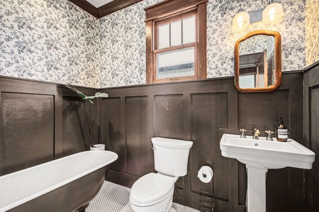 84 S 410 W, Valparaiso, IN 46385