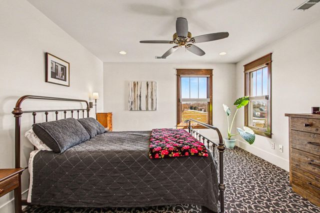 84 S 410 W, Valparaiso, IN 46385