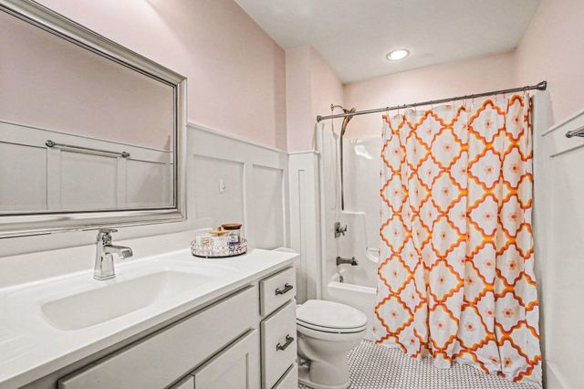 84 S 410 W, Valparaiso, IN 46385