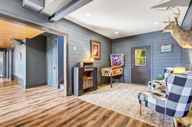 84 S 410 W, Valparaiso, IN 46385