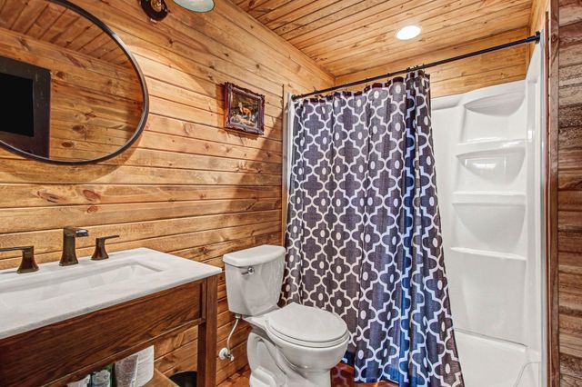 84 S 410 W, Valparaiso, IN 46385