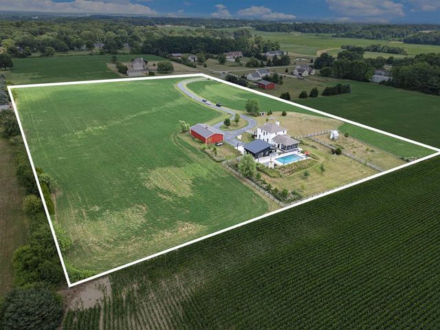 84 S 410 W, Valparaiso, IN 46385