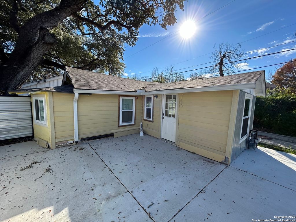 1000 KAYTON AVE, San Antonio, TX 78210