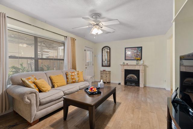 3836 Laura Leigh Drive, Friendswood, TX 77546