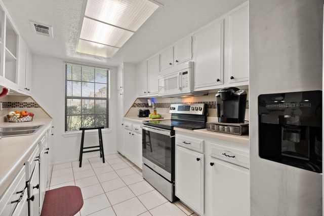 3836 Laura Leigh Drive, Friendswood, TX 77546