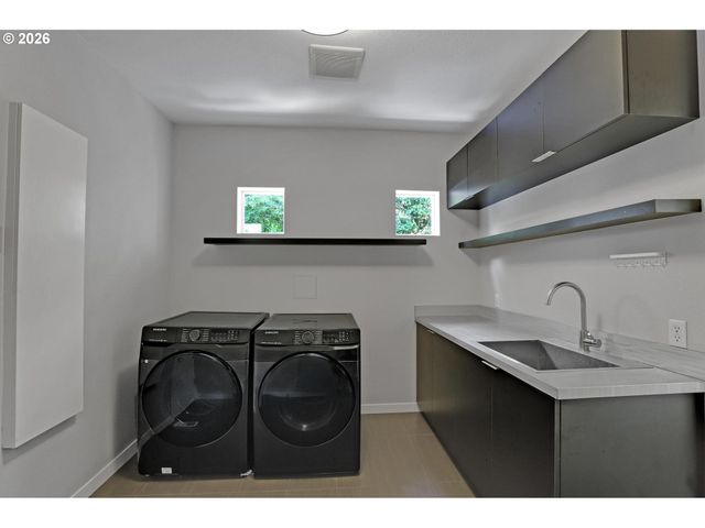 5144 Sw HEWETT Blvd, Portland, OR 97221