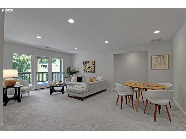 5144 Sw HEWETT Blvd, Portland, OR 97221