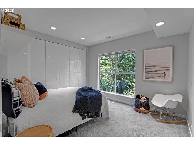5144 Sw HEWETT Blvd, Portland, OR 97221