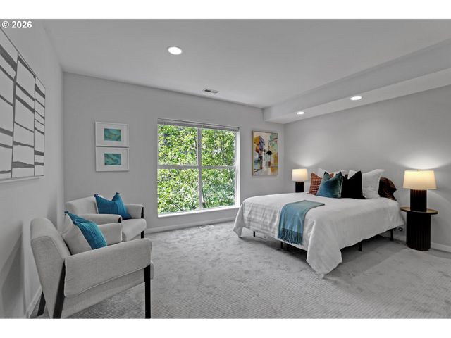 5144 Sw HEWETT Blvd, Portland, OR 97221