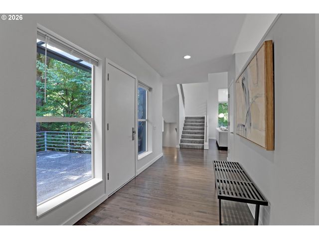 5144 Sw HEWETT Blvd, Portland, OR 97221