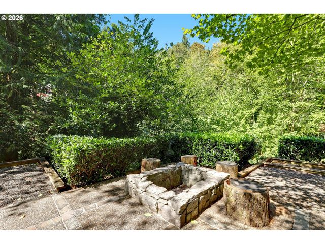5144 Sw HEWETT Blvd, Portland, OR 97221
