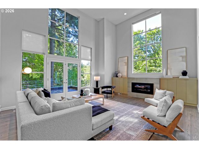 5144 Sw HEWETT Blvd, Portland, OR 97221