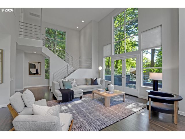 5144 Sw HEWETT Blvd, Portland, OR 97221