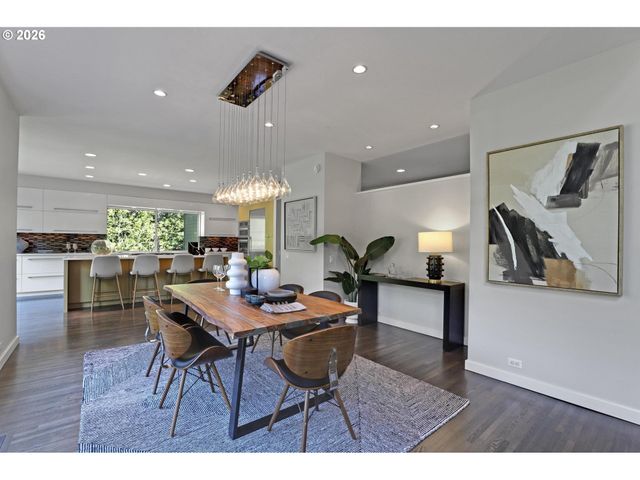 5144 Sw HEWETT Blvd, Portland, OR 97221
