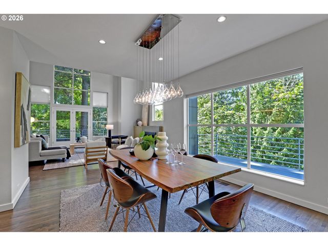 5144 Sw HEWETT Blvd, Portland, OR 97221