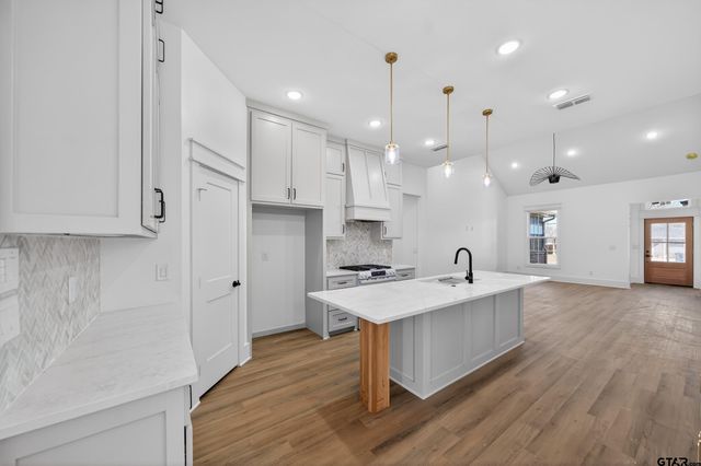 309 N Loveless, Bullard, TX 75757