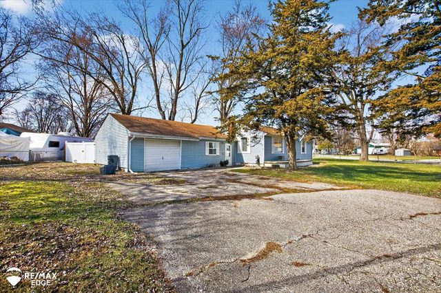 1388 Transue Avenue, Burton, MI 48509