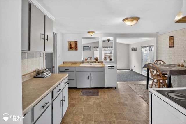 1388 Transue Avenue, Burton, MI 48509